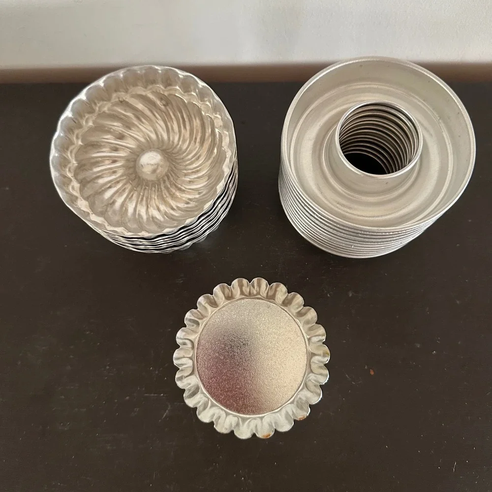 Unbranded vintage aluminum